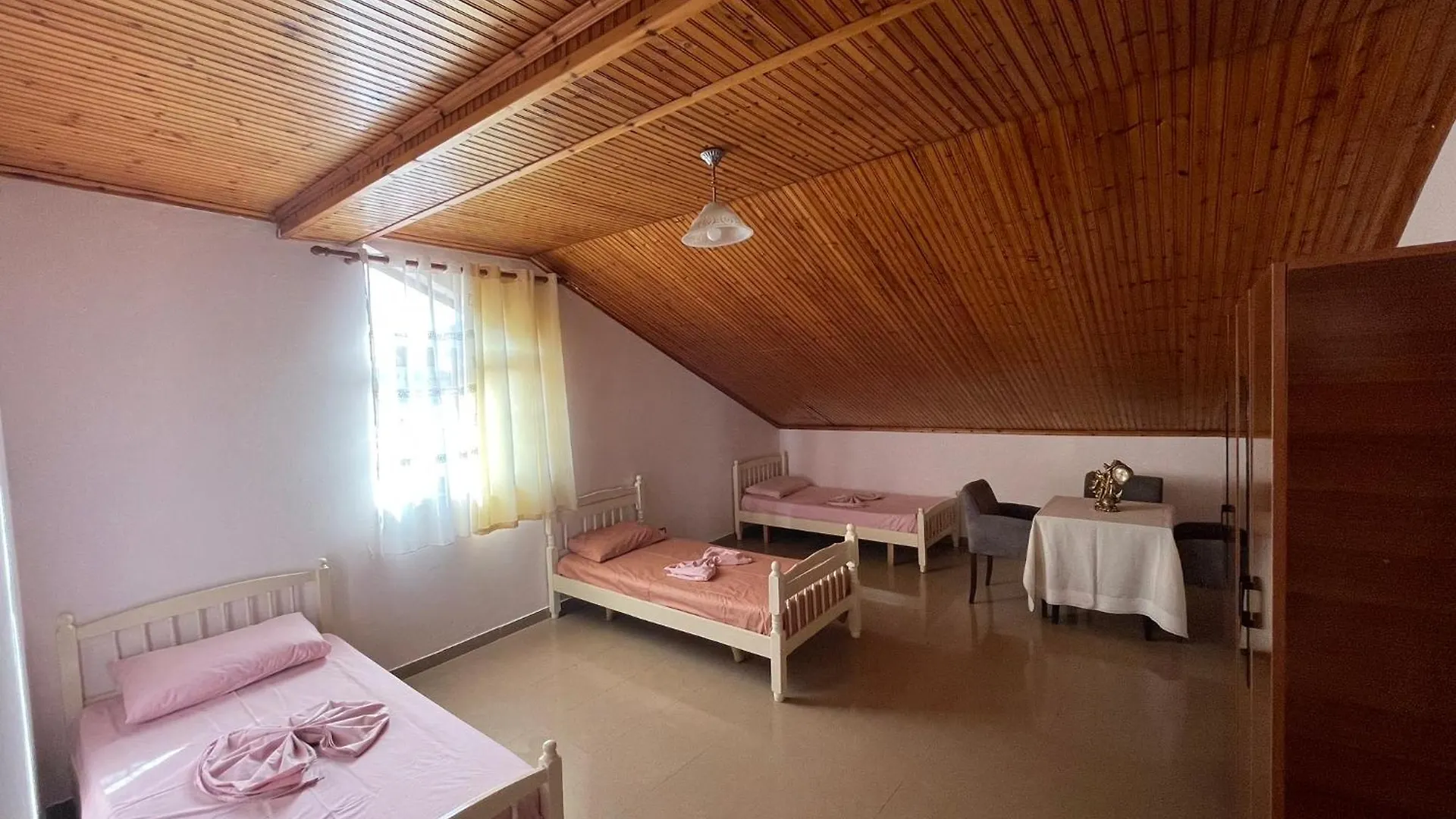 My Hostel - Privates And Dorms Shkoder