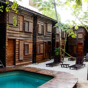 https://aldea-tzunun.quintano-roohotels.com